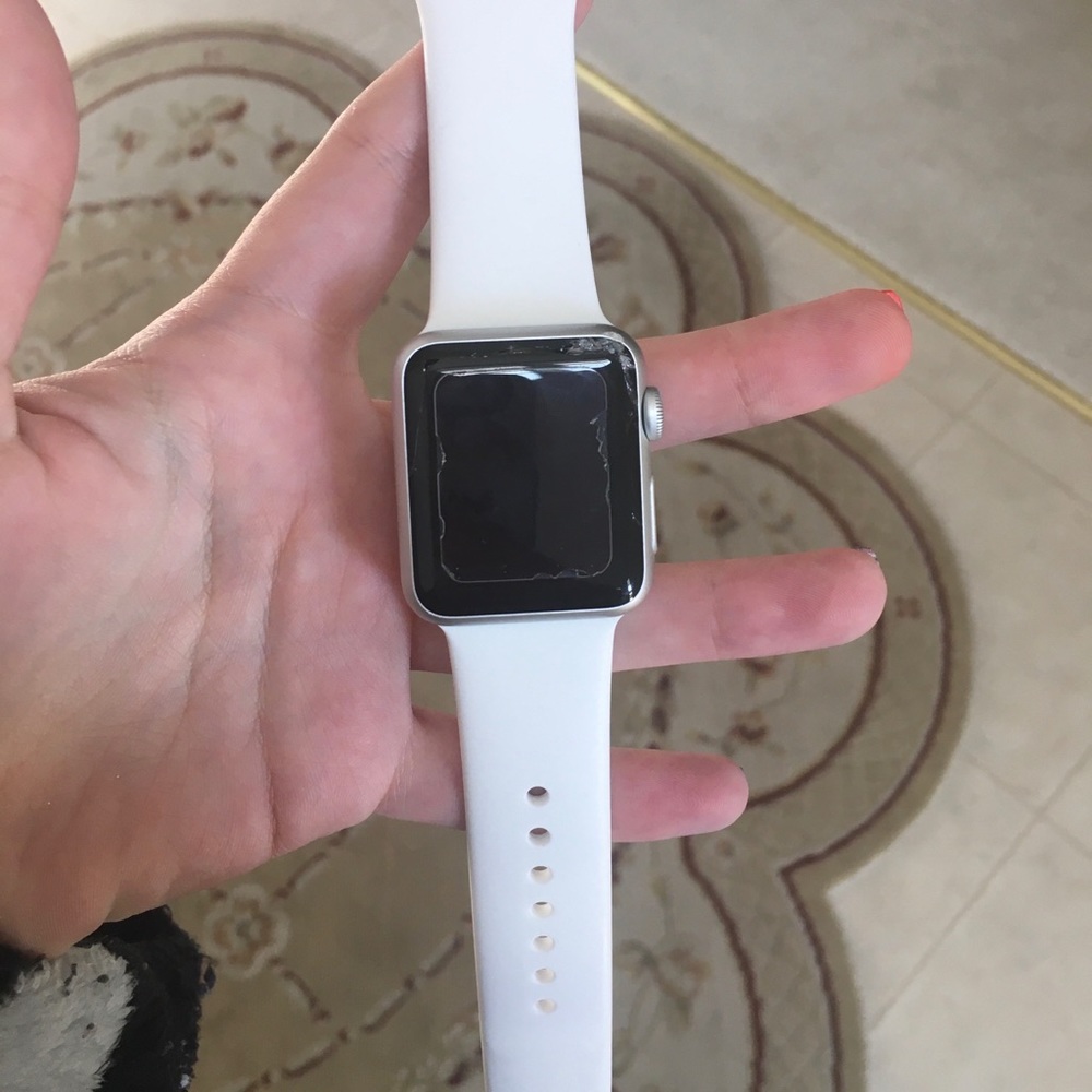 SOLD Apple Watch Series 1- CRACKED